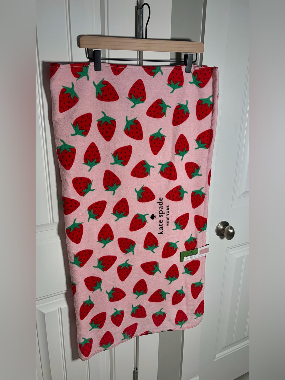 kate spade - Pink Strawberry Summer Print Beach Towel - Picture 9 of 9